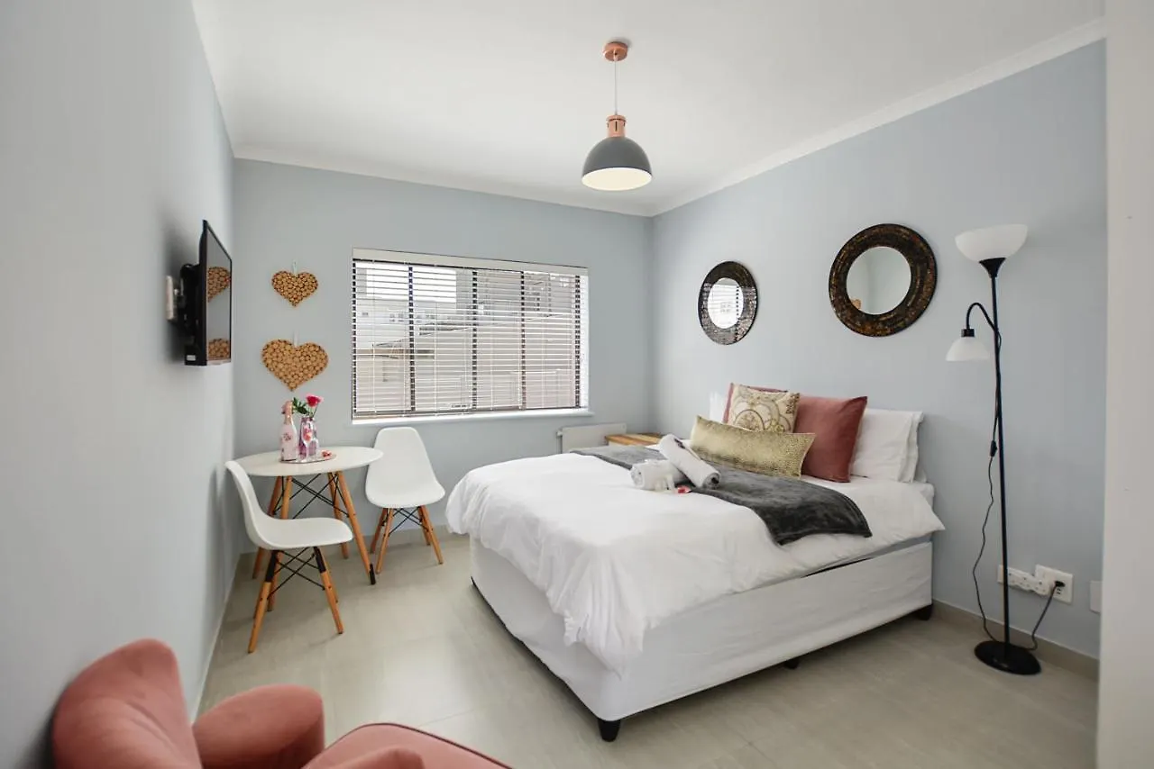 Sea Breeze Apartments Bloubergstrand