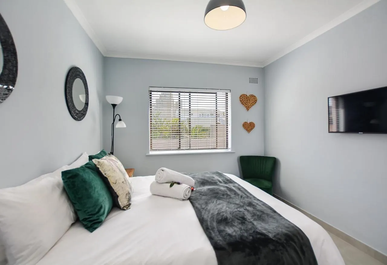 Sea Breeze Apartments Bloubergstrand