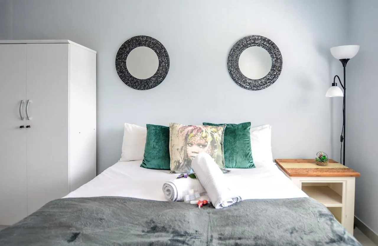 Sea Breeze Apartments Bloubergstrand